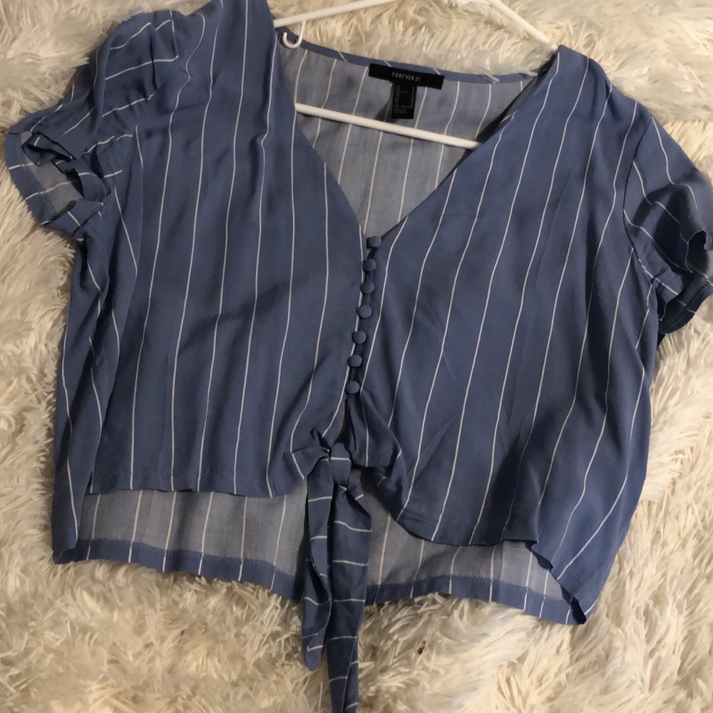 Clothes - Picture 4 of 11